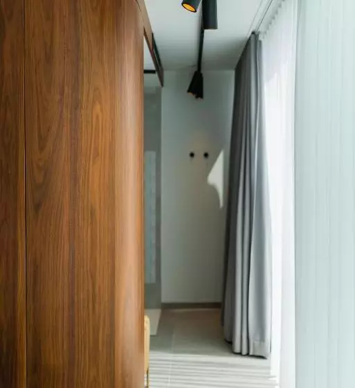 اتاق پنت هاوس, Hassotel