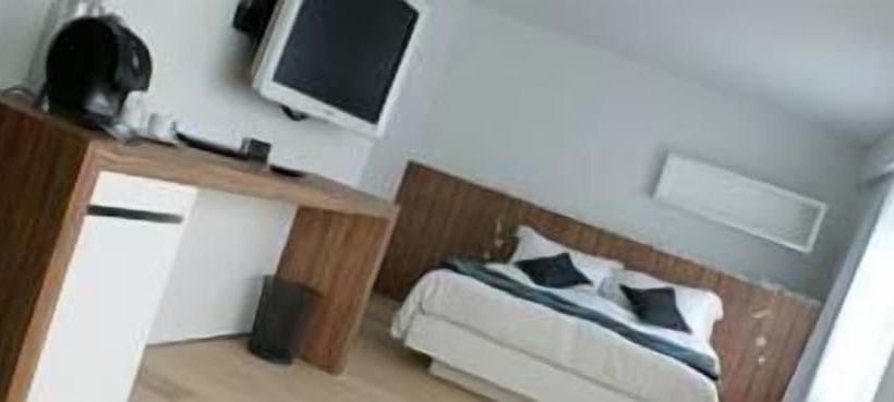 غرفة ديلوكس, Hassotel