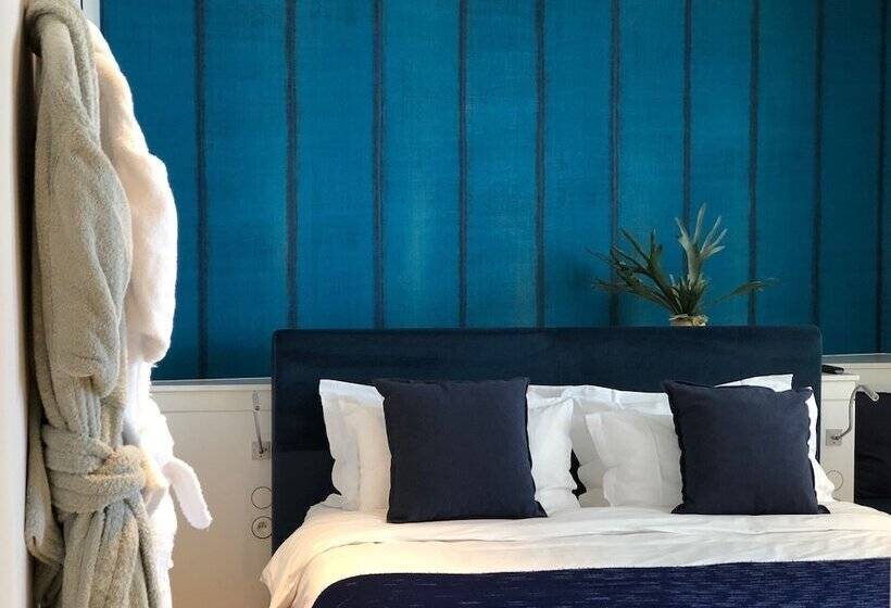 اتاق پنت هاوس, Hassotel