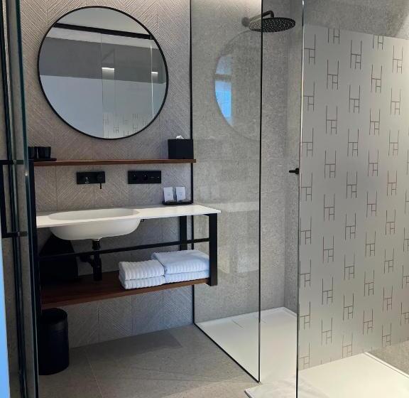 غرفة ديلوكس مزودة بشرفة, Hassotel