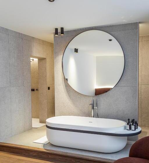 شقة غرفة نوم واحدة مزودة بشُرفة, Hassotel