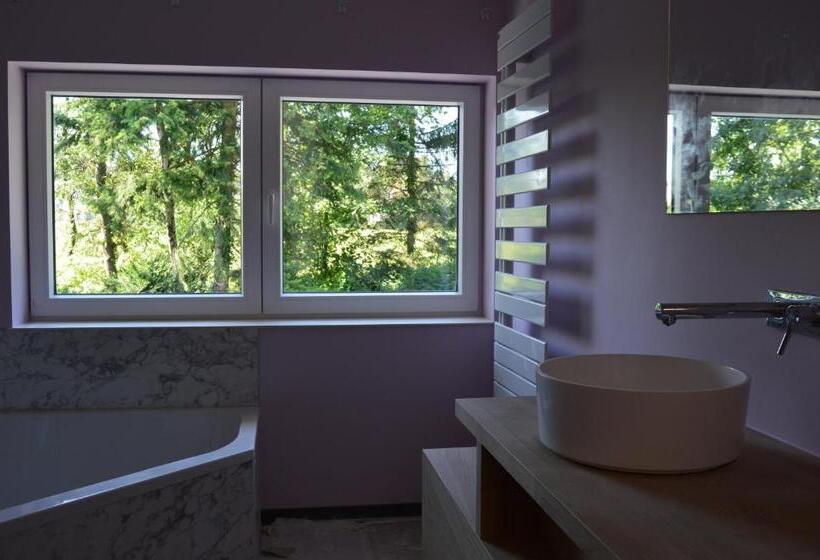 غرفة ديلوكس, La Heid Des Pairs