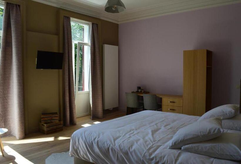 غرفة ديلوكس, La Heid Des Pairs