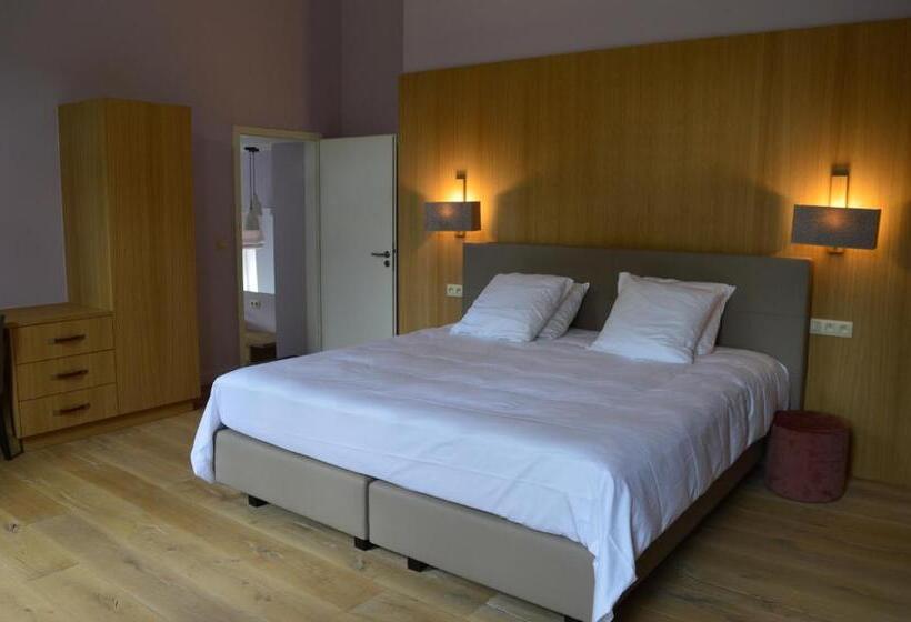 غرفة ديلوكس, La Heid Des Pairs