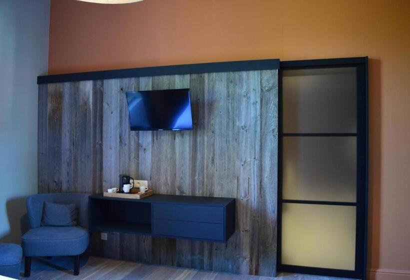 غرفة سوبيريور, La Heid Des Pairs