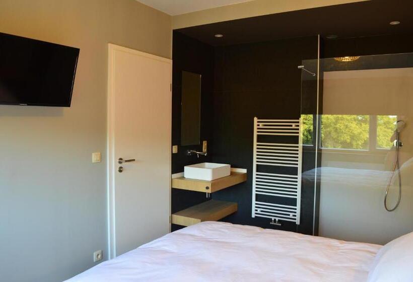 غرفة قياسية, La Heid Des Pairs