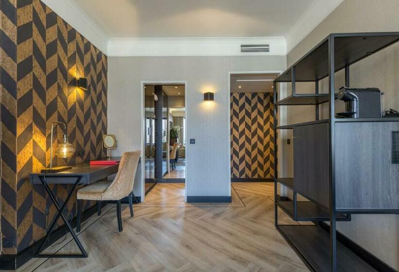 جناح جونيور, Leonardo Hotel Antwerp The Plaza