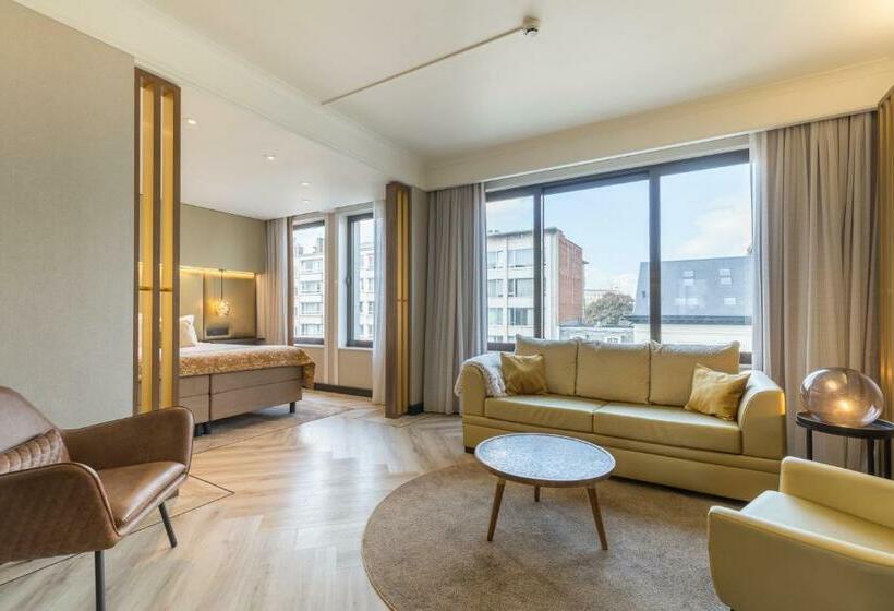 جناح جونيور, Leonardo Hotel Antwerp The Plaza