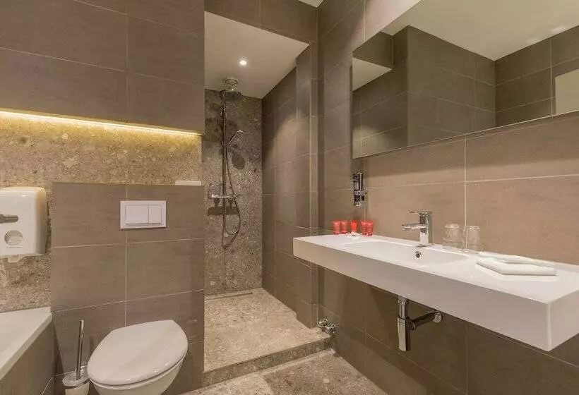 اتاق لوکس, Leonardo Hotel Antwerp The Plaza