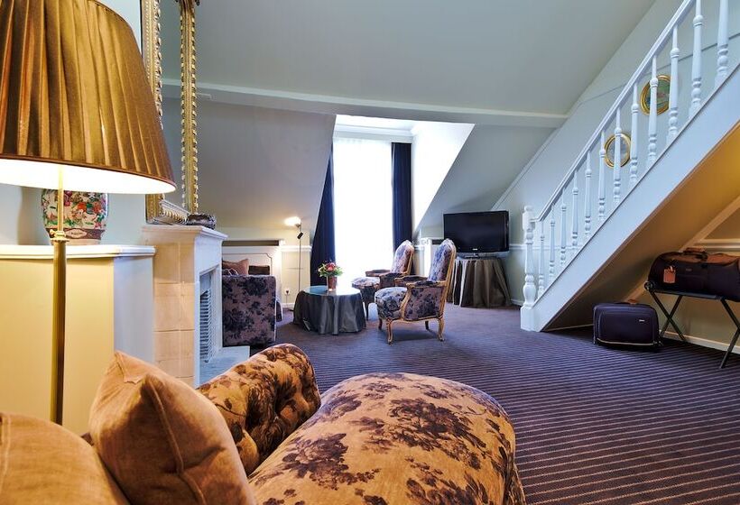 Suite, Manos Premier