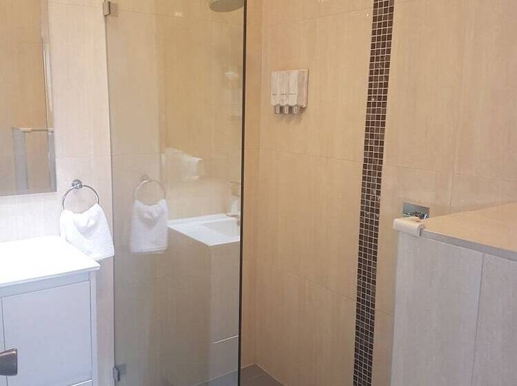 דירת שלושה חדרים, Mid City Motor Inn Singleton