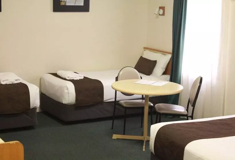 패밀리 룸, Mid City Motor Inn Singleton