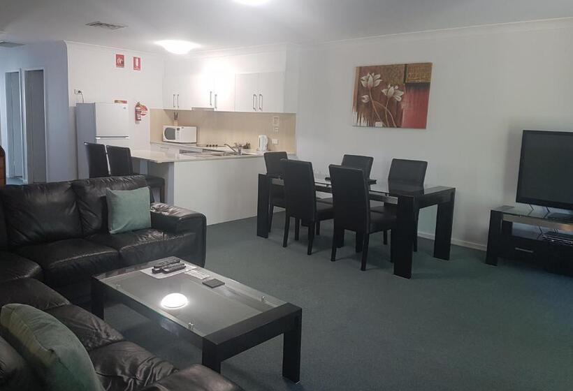 דירת שלושה חדרים, Mid City Motor Inn Singleton