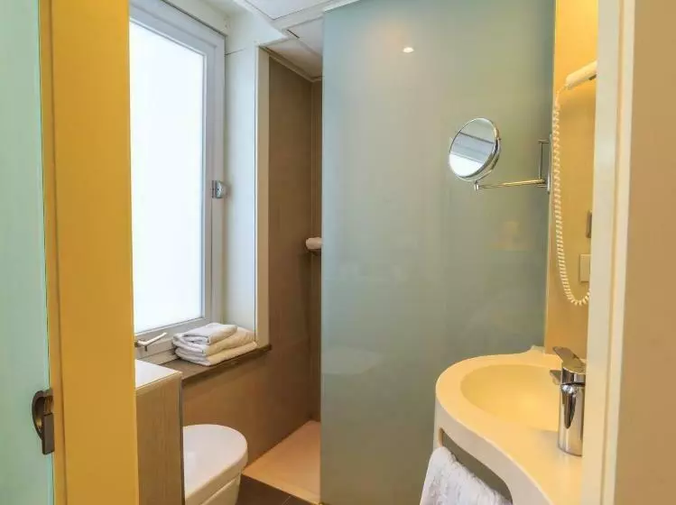 Comfort-huone, Pacific