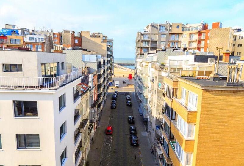 Номер Deluxe, Pacific