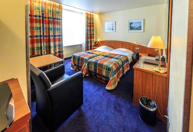 Номер Deluxe, Pacific