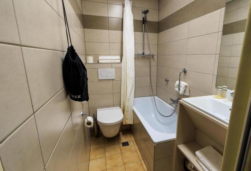 Номер Стандарт, Pacific