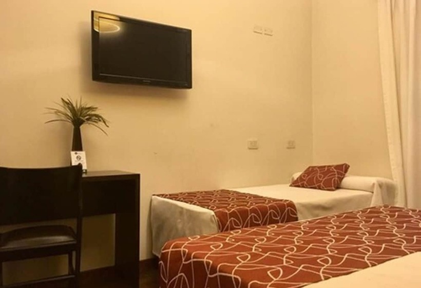 高级三人间, Premier