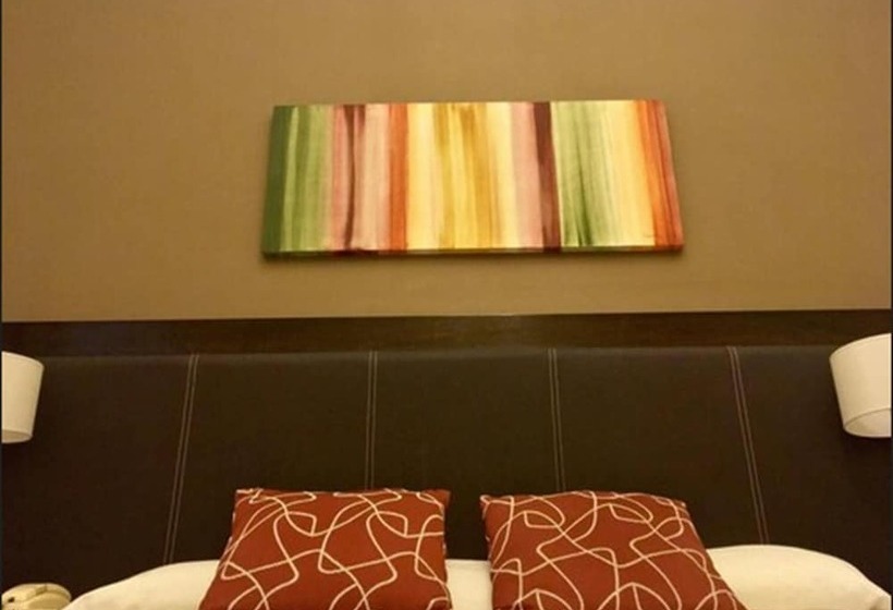 高级三人间, Premier