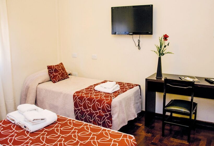 高级三人间, Premier