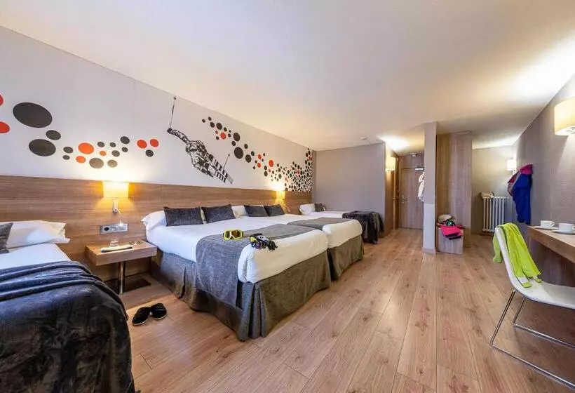 Chambre Quadruple Standard, Sporting