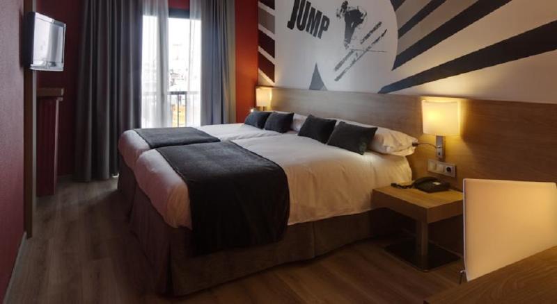 غرفة قياسية ثلاثية, Sporting