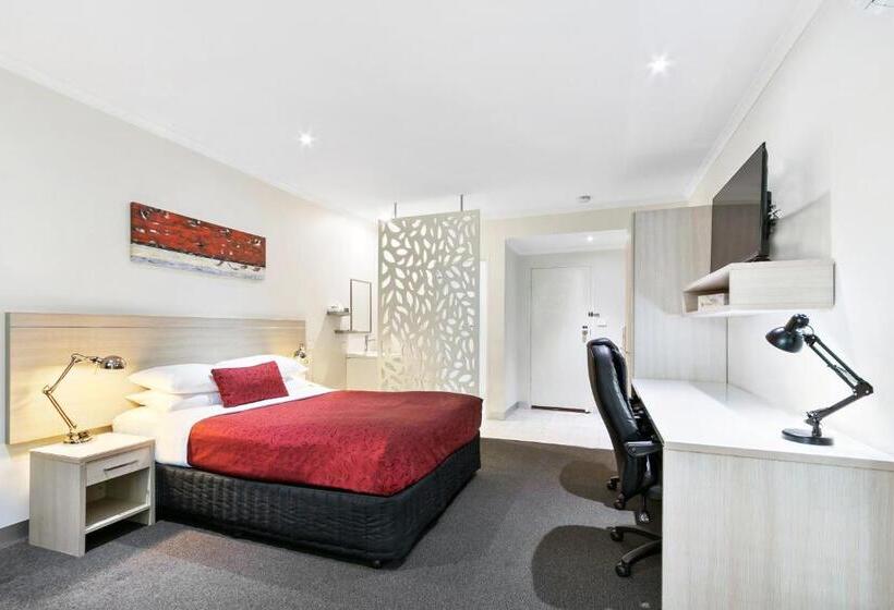 اتاق اجرایی, The Aspen & Apartments