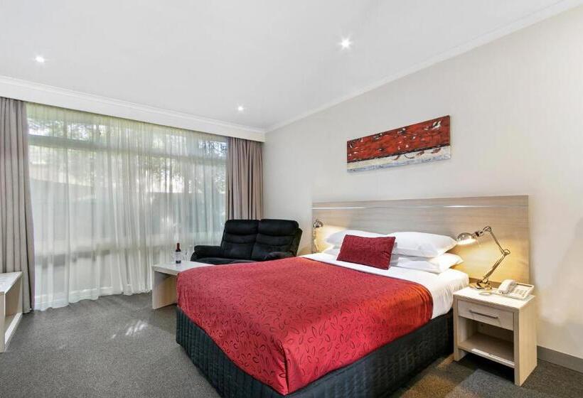 اتاق اجرایی, The Aspen & Apartments