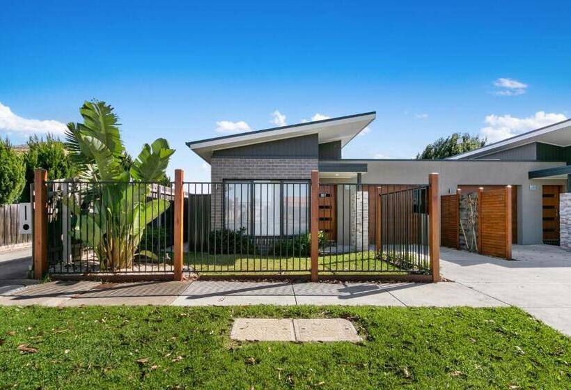 ویلای 3 خوابه, The Aspen & Apartments