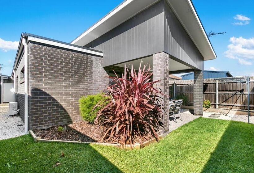 ویلای 3 خوابه, The Aspen & Apartments