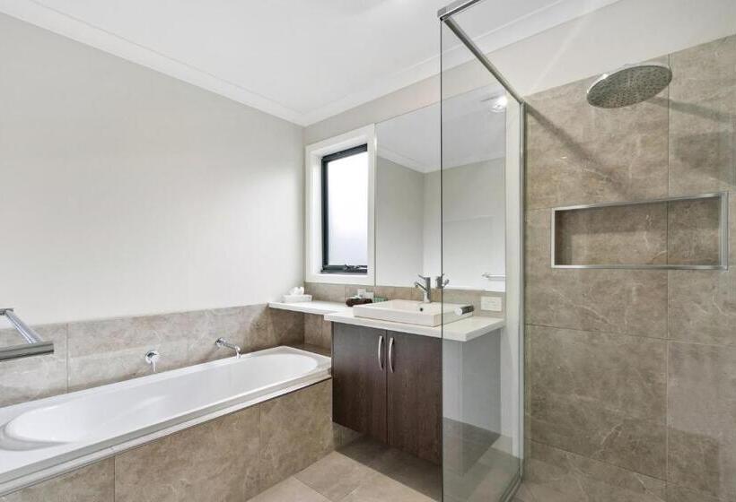 ویلای 3 خوابه, The Aspen & Apartments