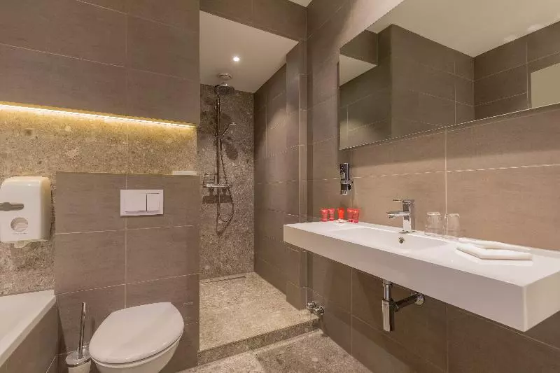 اتاق لوکس, Leonardo Hotel Antwerp The Plaza