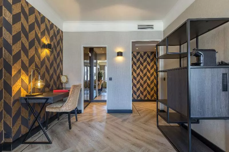 سوییت, Leonardo Hotel Antwerp The Plaza