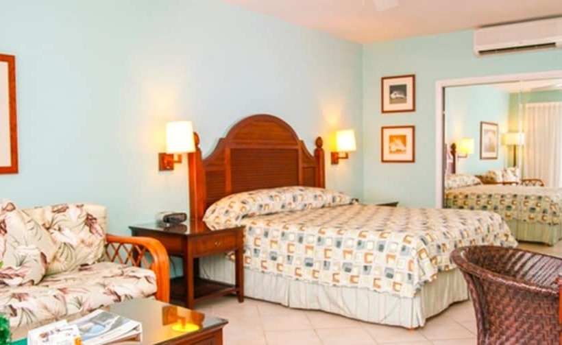 اتاق لوکس با چشمانداز دریا, Trade Winds