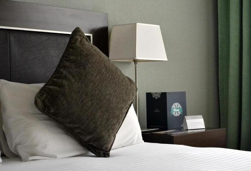 غرفة قياسية مطلّة علي البحر, Uthgra Sasso