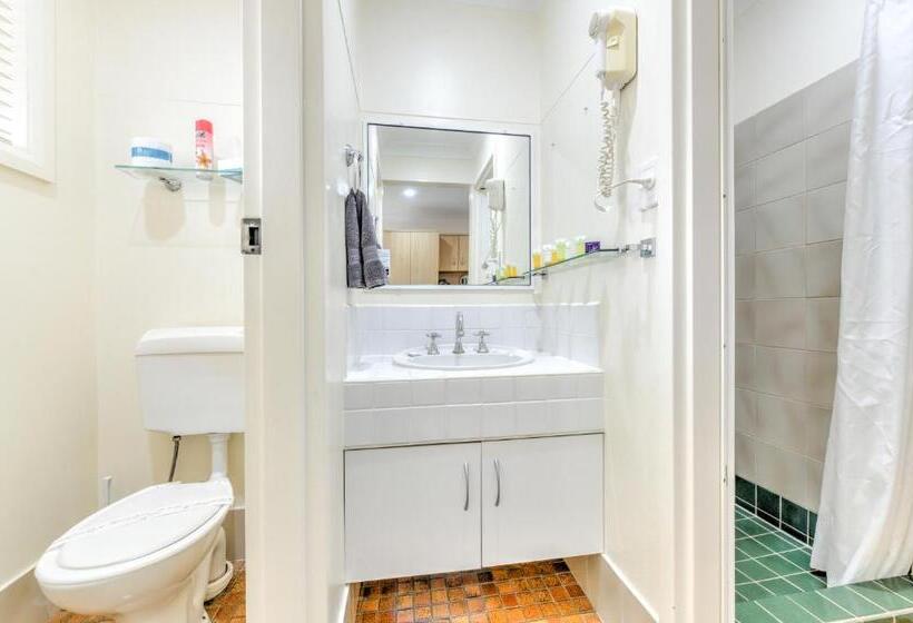 غرفة عائلية, Motel Grande