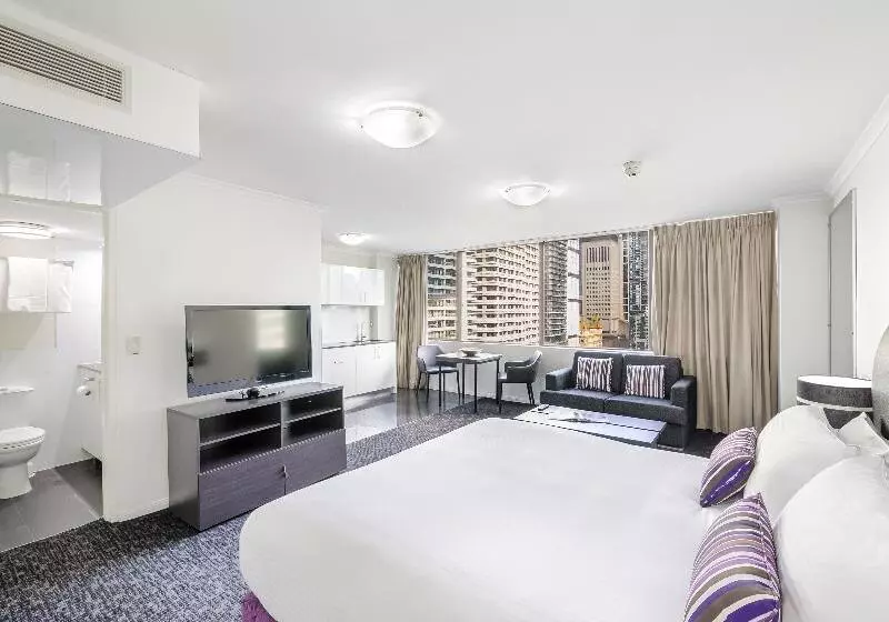 استودیوی استاندارد, Oaks Sydney Hyde Park Suites