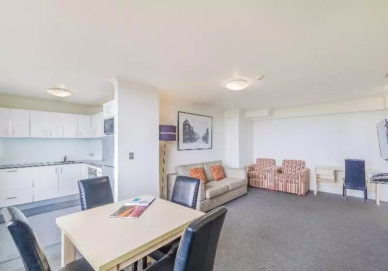 آپارتمان مدیریتی 2 خوابه, Oaks Sydney Hyde Park Suites