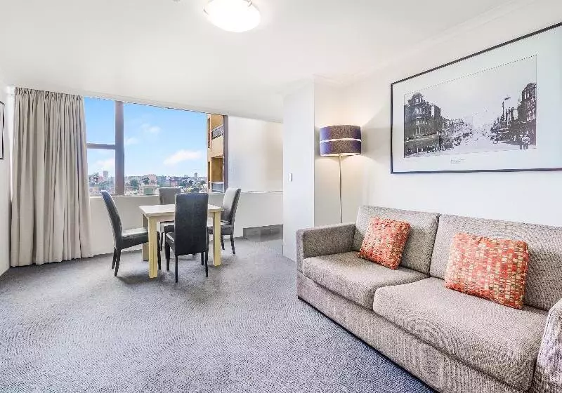 آپارتمان مدیریتی 2 خوابه, Oaks Sydney Hyde Park Suites