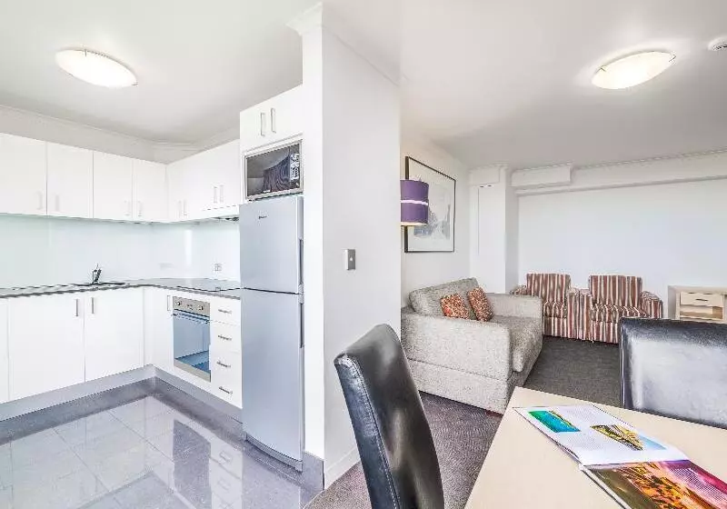آپارتمان مدیریتی 2 خوابه, Oaks Sydney Hyde Park Suites