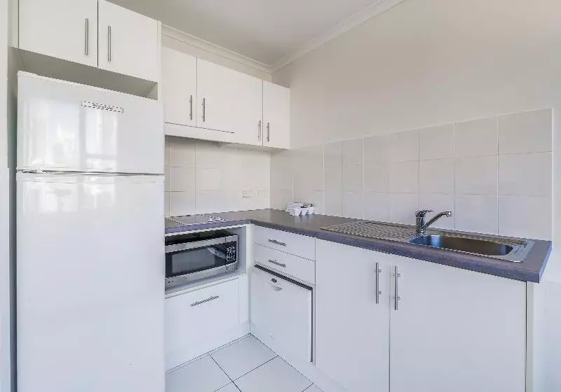 استودیو اجرایی, Oaks Sydney Hyde Park Suites