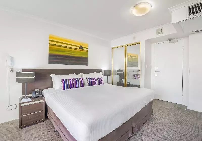 استودیو اجرایی, Oaks Sydney Hyde Park Suites