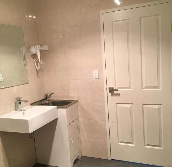 발코니 디럭스 룸, Rainbow Motel