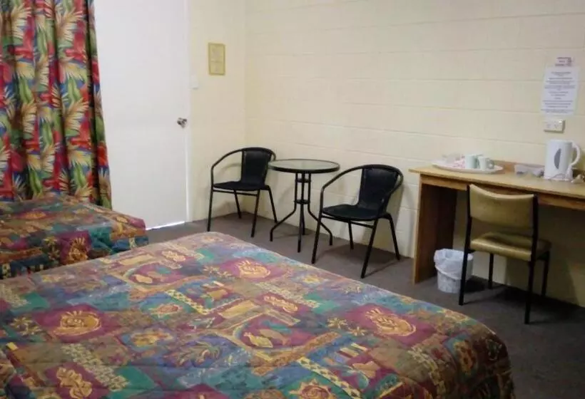 اتاق استاندارد سه نفره, The Islands Inn Motel