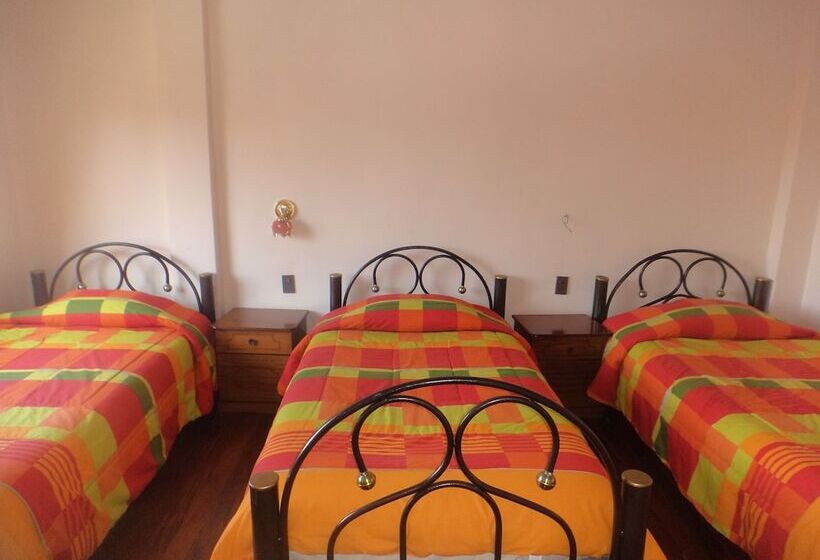 اتاق استاندارد سه تخته با سرویس بهداشتی مشترک, Avenida