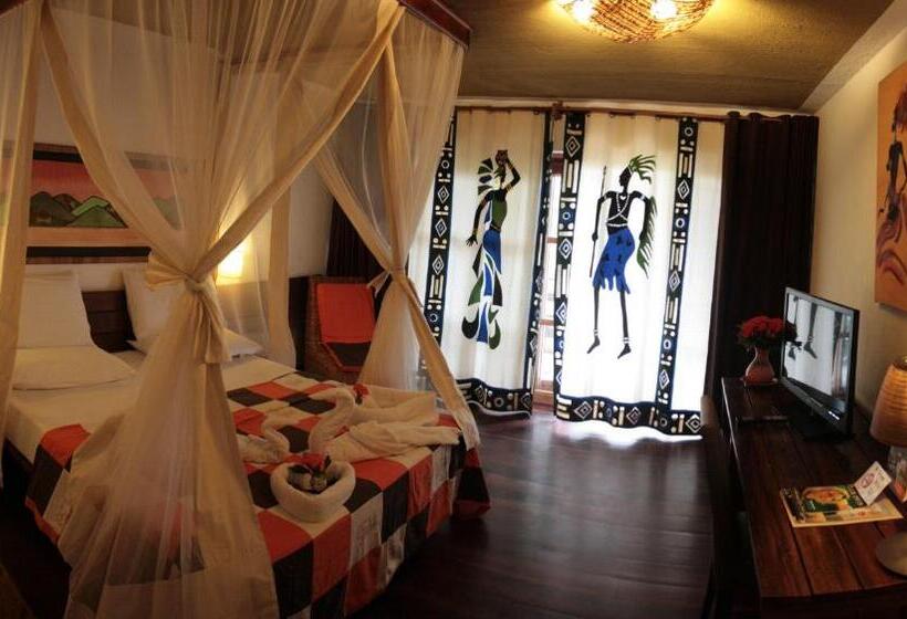 سوییت جونیور, Club Du Lac Tanganyika