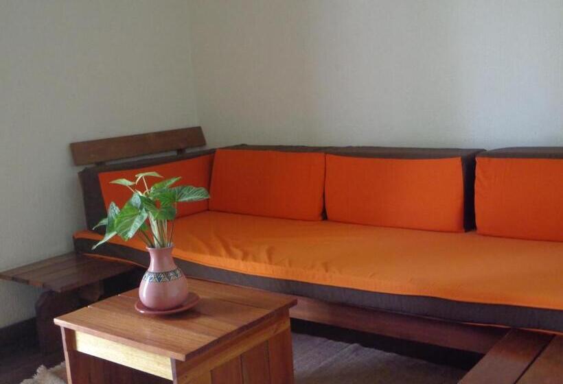 سوییت جونیور, Club Du Lac Tanganyika