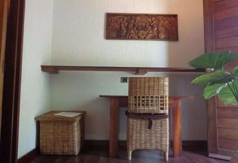ジュニアスイート, Club Du Lac Tanganyika