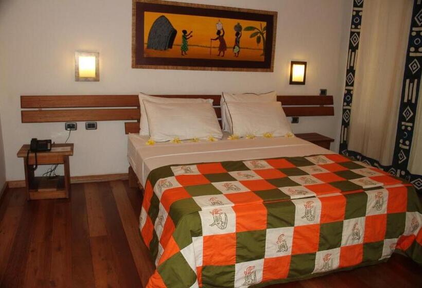 سوئیت با تخت بزرگ, Club Du Lac Tanganyika