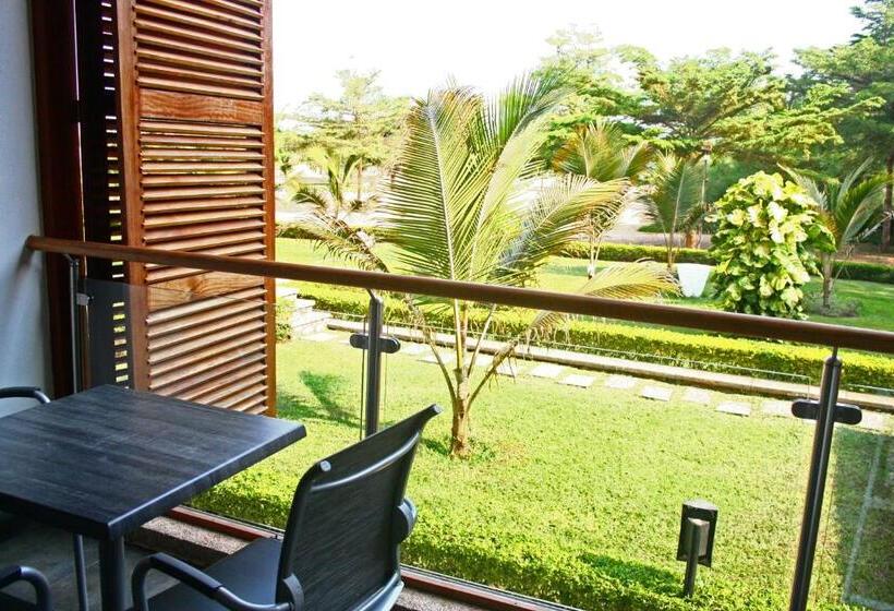 سوئیت با تخت بزرگ, Club Du Lac Tanganyika